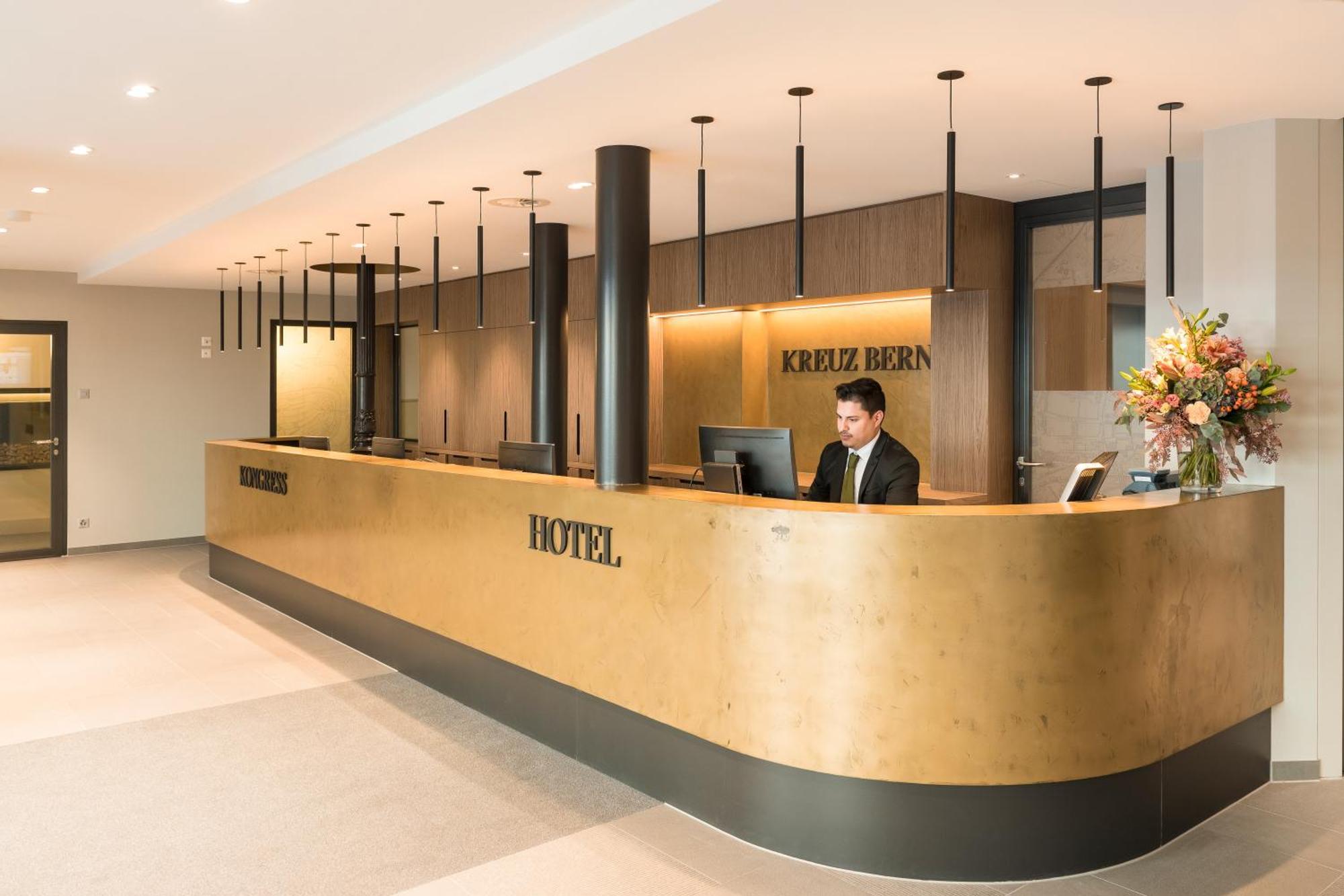 ครูซ เบิร์น โมเดิร์น ซิตี้ โฮเทล Hotel ภายนอก รูปภาพ
